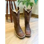 BOTA TEXANA EM COURO BORDADO TRIBAL E FLORAO BEGE SOLADO DE MADEIRA