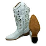 BOTA TEXANA EM COURO BRANCO BORDADA E COM METAIS BICO FINO