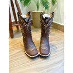 BOTA TEXANA EM COURO HORSE NESCAU BORDADO TRIBAL E FLORÃO CANO PEÃO