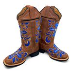 BOTA TEXANA EM COURO MARROM BORDADO AZUL + METAIS + SUPORTE PARA CELULAR