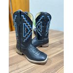 BOTA TEXANA EM COURO PRETO ESTILIZADO BORDADO AZUL E BRANCO SOLADO DE MADEIRA 