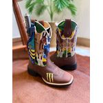 KIT BOTA TEXANA EM COURO CANO ESTAMPADO MULA BANDEIRA BRASIL + MONSTER E CRUZ + KIT FACA