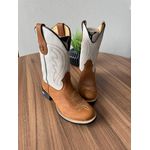 BOTA TEXANA EM COURO HORSE HAVANA E CANO OFF WHITE BORDADO BÁSICO BEGE BICO REDONDO