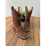 BOTA TEXANA EM COURO HORSE NESCAU RECORTE TOURO E BORDADO QUADRICULADO MARROM
