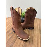 BOTA TEXANA EM COURO HORSE NESCAU RECORTE TOURO E BORDADO QUADRICULADO MARROM