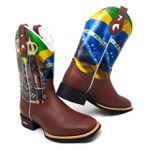BOTA TEXANA EM COURO CANO ESTAMPADO NOSSA SENHORA E BANDEIRA DO BRASIL