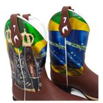 BOTA TEXANA EM COURO CANO ESTAMPADO NOSSA SENHORA E BANDEIRA DO BRASIL