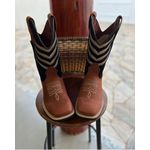 BOTA TEXANA EM COURO CANO PRETO BORDADA
