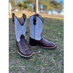 BOTA TEXANA EM COURO BRANCO SOLADO PRETO BICO REDONDO