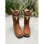 BOTA TEXANA EM COURO BORDADO TOURO BRANCO E SOLADO MARROM - CANO TRADICIONAL