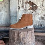 Botina Oliveira Vira Francesa Tradicional Bico Redondo Nobuk Castor