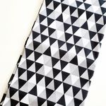 Tecido Tricoline Triângulo - Preto e cinza