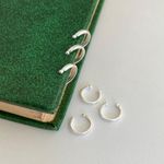 Piercing fake argolinha fina lisa prata 925 