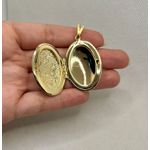 Pingente Relicário Oval Com Detalhes de Folhagem