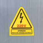 Adesivo Atenção Risco De Choque Elétrico Placa Sinalização 220v
