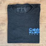 Camiseta CK Cinza Escuro