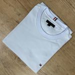Camiseta TH Branco.