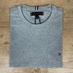 Camiseta TH Cinza.