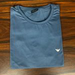 Camiseta Armani.