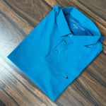 Polo TH Verde Petróleo.