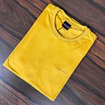 Camiseta Aramis Amarelo. 