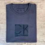 Camiseta CK Grafite DFC