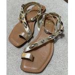 Rasteira Atena com Metais em Couro 