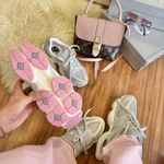 Tênis New Balance 9060 Cinza e rosa