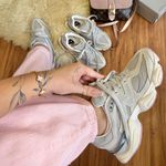 Tênis New Balance 9060 Cinza e rosa