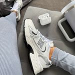 Tênis New Balance 530 Branco e Cinza