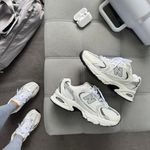 Tênis New Balance 530 Branco e Cinza