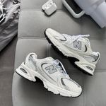 Tênis New Balance 530 Branco e Cinza