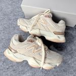 Tênis New Balance 9060 Bege