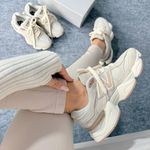 Tênis New Balance 9060 Bege