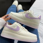 Tenis Air Force Branco e Roxo Caramelizado