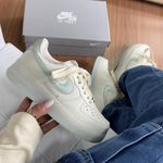 Tenis Air Force Branco com Verde Caramelizado