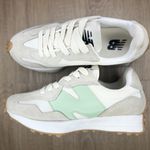 Tênis New Balance 327 Off Menta