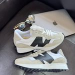 Tênis New Balance 327 Branco e Preto