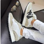 Tênis New Balance 327 Branco e Preto