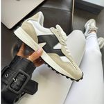 Tênis New Balance 327 Branco e Preto