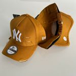 Boné NY Rasgado - Marrom rasgadinho escrita branca