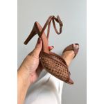 Sandália Salto Fino Trama 9 cm_3483- Marrom