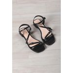 Sandália Traspassada Fivela 3 cm_743- Preto