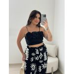 CROPPED MEL FLORES PRETO