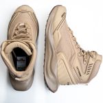 Bota Lion Bege em nylon com solado em EVA e TPU.