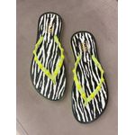 Chinelo Zebra