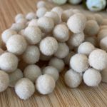 Pompom 1cm Bege - Cores aproximadamente 100un
