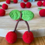 Aplique Pompom Cereja 5cm - pacote com 5 unidades