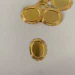 Tag metálica Oval MD1063 3,5x2,7cm Dourado - Pacote com 10 unidades para Chatons 18x25mm