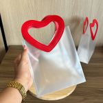 Sacola Fosca com Alça de Coração – 16x8x18,5 cm